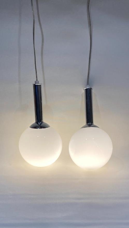 2x Vintage space age bol hanglampen, Huis en Inrichting, Lampen | Plafondlampen, Glas, Metaal, Ophalen of Verzenden