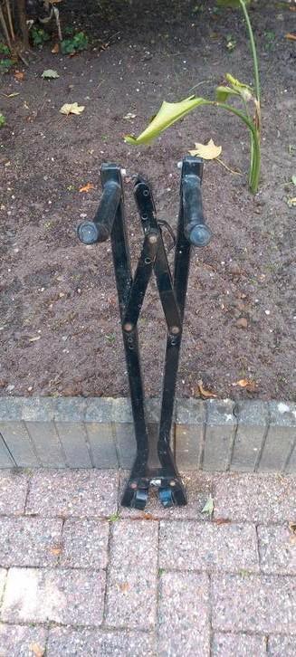 fietsendrager  beschikbaar voor biedingen