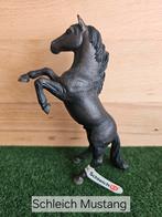 Schleich Mustang hengst met of zonder vaantje, Ophalen of Verzenden, Zo goed als nieuw, Paard, Beeldje of Figuurtje