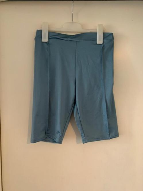 Blauwe korte broek van de Zeeman. Maat S, Kleding | Dames, Broeken en Pantalons, Zo goed als nieuw, Maat 36 (S), Blauw, Kort, Ophalen of Verzenden