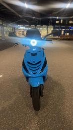 NETTE ! Piaggio zip carb, Fietsen en Brommers, Scooters | Piaggio, Ophalen, Maximaal 45 km/u, Zip, Zo goed als nieuw