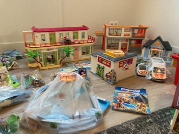 Grote partij playmobil o.a.ziekenhuis, boerderij, hotel... beschikbaar voor biedingen