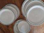 Paar delen van Emte servies, groen bewerkt randje, Huis en Inrichting, Keuken | Servies, Ophalen, Gebruikt, Overige stijlen, Bord(en)