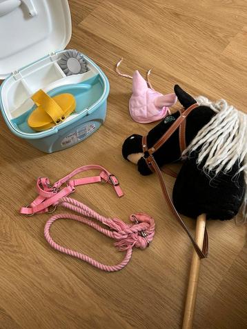 Hobby horse met accesoires beschikbaar voor biedingen