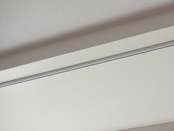 Gordijn rails beschikbaar voor biedingen