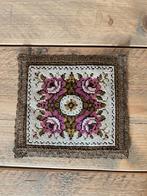 Vintage geborduurde onderzetter met bloemen, Ophalen of Verzenden