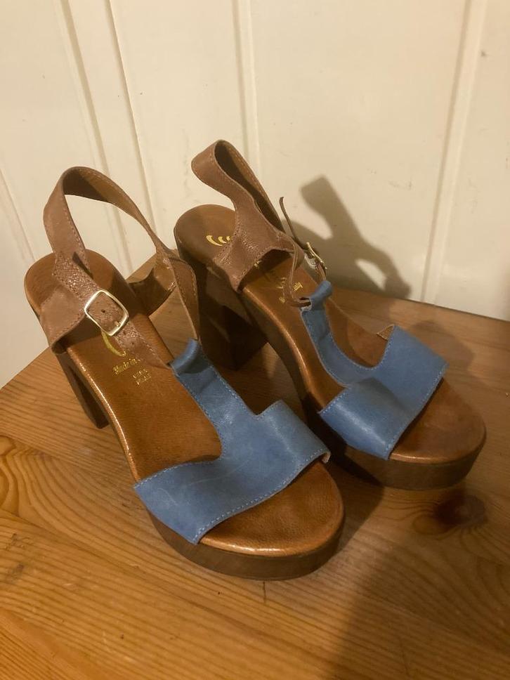 Elegante bruine leren open pumps van Piedi Nudi, maat 39, Kleding | Dames, Schoenen, Zo goed als nieuw, Pumps, Bruin, Verzenden