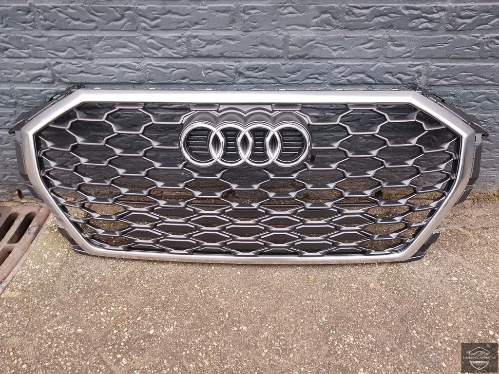 Audi Q3 83A S-Line 2019+ Grille Grill Origineel! 83A853651B, Auto-onderdelen, Carrosserie en Plaatwerk, Gebruikt, AUDI AG, Auto-Union-Strasse 1
85045  Ingolstadt, DE