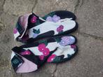 Japanse schoen tabi met bloemmotief uit Japan mt 40 barefoot, Ophalen of Verzenden, Zo goed als nieuw, Sneakers of Gympen