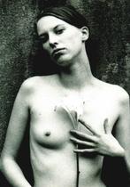 Blote dame met bloem -foto Jan Tepas, Verzamelen, Ansichtkaarten | Themakaarten, Ophalen of Verzenden, 1980 tot heden, Ongelopen