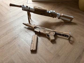 Kartonnen geweren DP28 & MP40 - Sinterklaas Surprise! beschikbaar voor biedingen