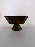 Messing/bronzen wierookdoosje op voet, Antiek en Kunst, Ophalen of Verzenden, Brons