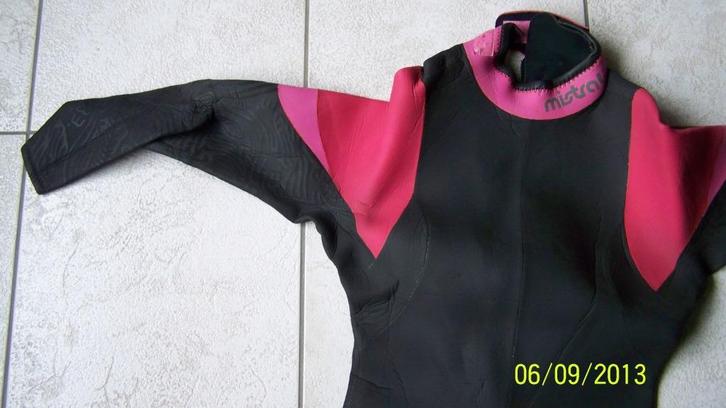 2x wetsuit dames, Watersport en Boten, Watersportkleding, Zo goed als nieuw, Wetsuit, Dame, Ophalen of Verzenden