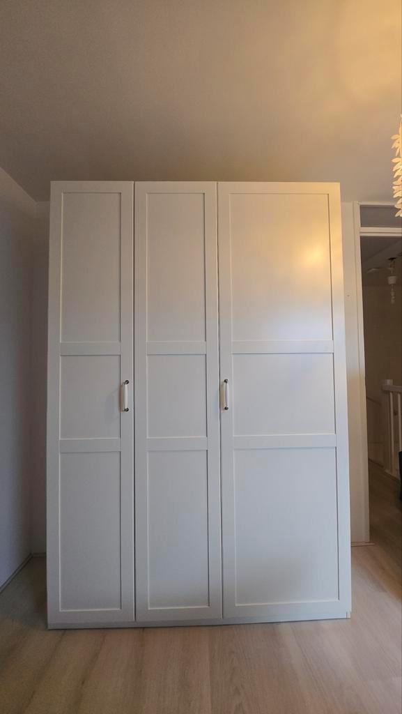 Ikea kledingkast wit ( 210 x 142 x 55 ), Huis en Inrichting, Kasten | Kledingkasten, Zo goed als nieuw, 200 cm of meer, 100 tot 150 cm