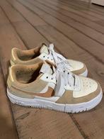 Nike Air Force 1 - Maat 40, Geel, Ophalen of Verzenden, Sneakers of Gympen, Gedragen
