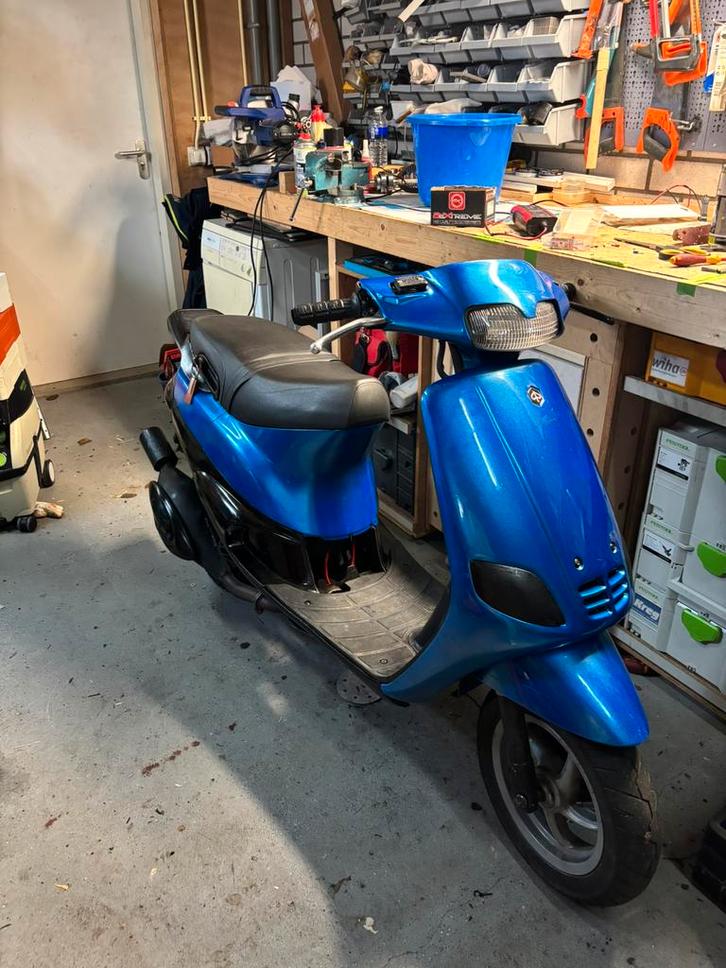 Type 3, Fietsen en Brommers, Scooters | Piaggio, Zo goed als nieuw, Zip, Tweetakt, Ophalen