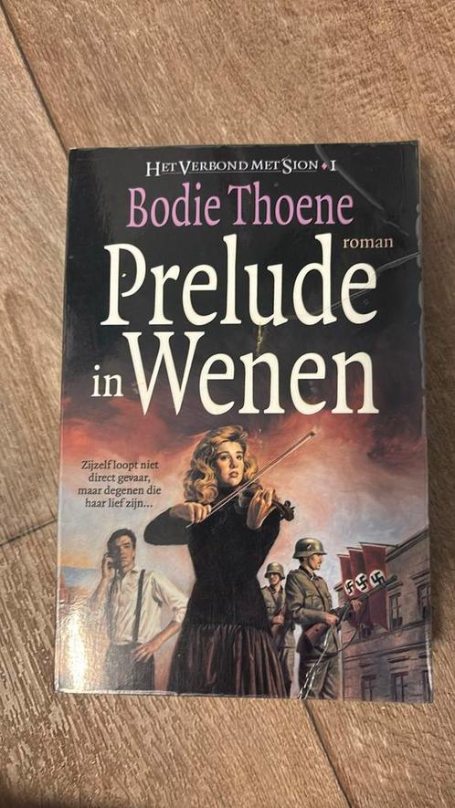 B. Thoene - 1 Prelude in Wenen, Boeken, Avontuur en Actie, Zo goed als nieuw, Ophalen of Verzenden
