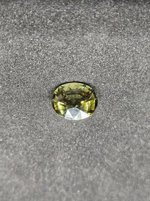 Losse Edelsteen Groene Toermalijn, Sieraden, Tassen en Uiterlijk, Edelstenen, Gebruikt, Ophalen of Verzenden