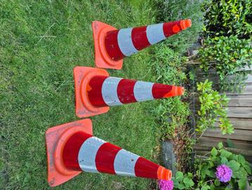 Pylonen 75 cm beschikbaar voor biedingen