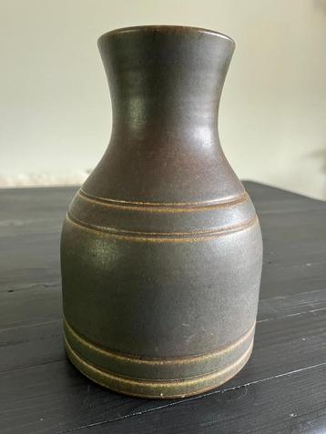 Vintage Aardewerk Vaas beschikbaar voor biedingen