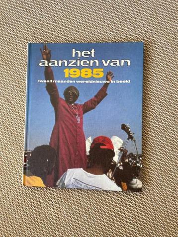 Het aanzien van 1985 - Wereldnieuws van dat jaar. beschikbaar voor biedingen
