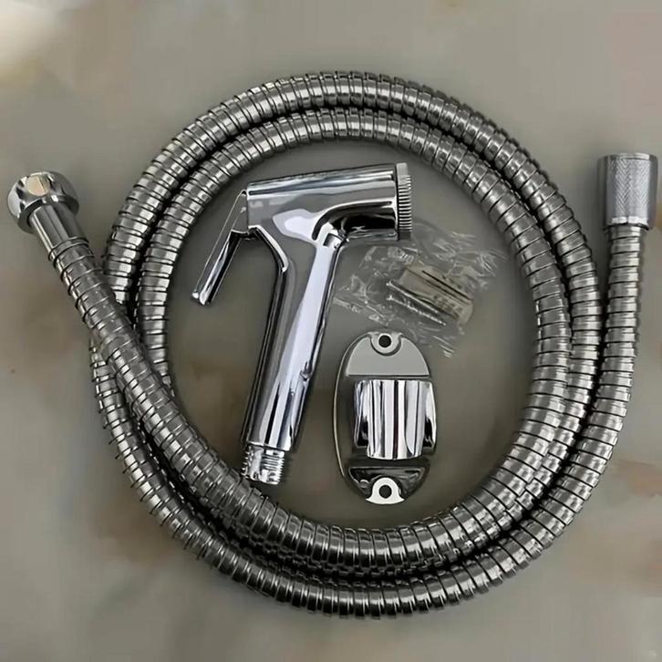 Toiletspuit met slang €15,00, Huis en Inrichting, Badkamer | Badtextiel en Accessoires, Wit, Ophalen of Verzenden