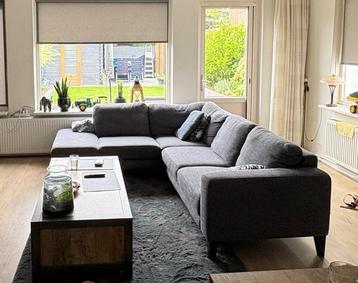 Grijze hoekbank - comfortabel en stijlvol! beschikbaar voor biedingen