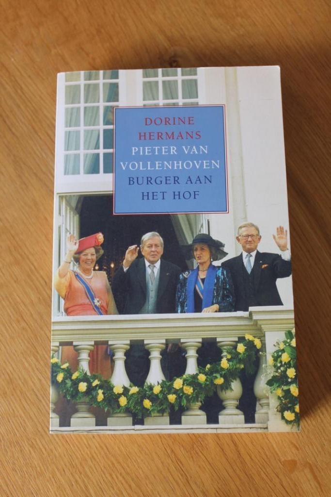 Pieter van Vollenhoven Burger aan het hof, Dorine Hermans, Boeken, Geschiedenis | Vaderland, Zo goed als nieuw, 20e eeuw of later