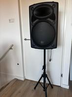 Draadloze geluidsysteem speaker QTX QR15PA incl microfoons, Ophalen, Gebruikt, 120 watt of meer, Center speaker