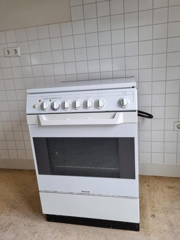 Gasfornuis met oven, Witgoed en Apparatuur, Fornuizen, Gebruikt, Vrijstaand, Gas, 4 kookzones, 85 tot 90 cm, 60 cm of meer, Draaiplateau