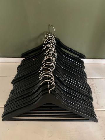 IKEA Kledinghangers Zwart Hout beschikbaar voor biedingen