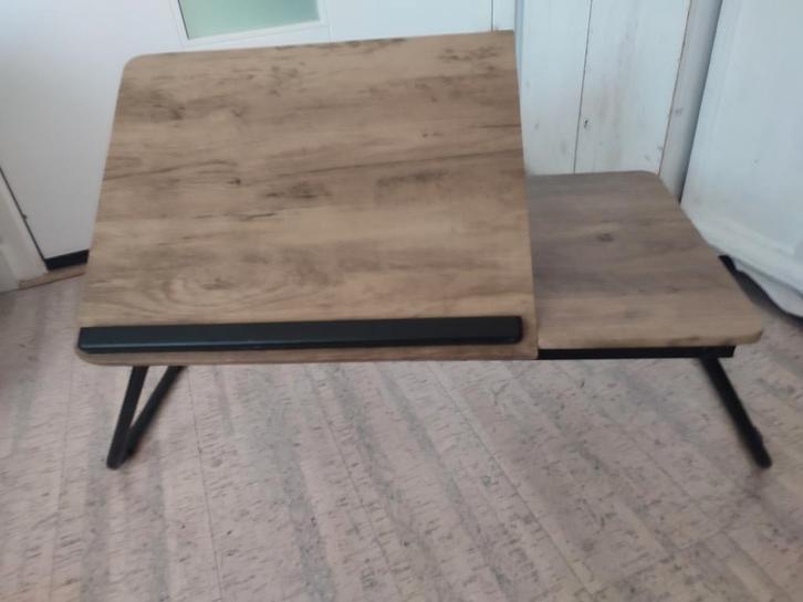 Gusta verstelbare laptop tafel / bed tafeltje 30 x 54, Computers en Software, Laptoptafels, Zo goed als nieuw, Ophalen of Verzenden