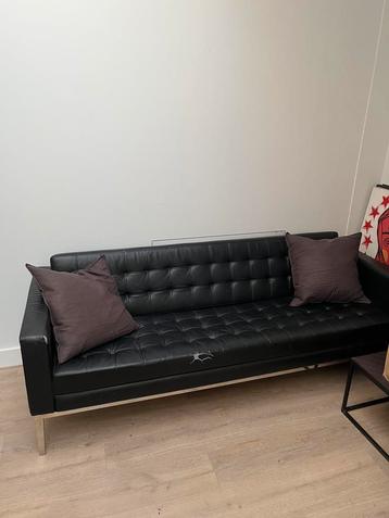 Hele leuke zwart leren designbank 180 X 70 beschikbaar voor biedingen