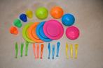 4 kleurrijke sets kinderservies en bestek, Huis en Inrichting, Keuken | Servies, Overige materialen, Gebruikt, Ophalen of Verzenden