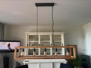 Industriële hanglamp beschikbaar voor biedingen