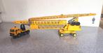 Siku Mercedes trekker 1637 met torenkraan 1117, Hobby en Vrije tijd, Modelauto's | 1:50, Ophalen of Verzenden, Zo goed als nieuw
