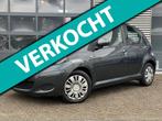 Toyota Aygo 1.0-12V Access | CarPlay | Airco | NAP, Auto's, Voorwielaandrijving, Stof, Gebruikt, Zwart