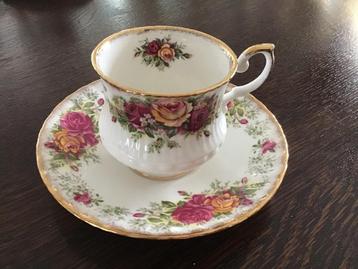 Queens Rosina kop en schotel beschikbaar voor biedingen