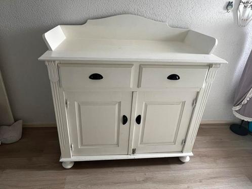Babykamer commode ledikant en wand plank, Kinderen en Baby's, Kinderkamer | Commodes en Kasten, Gebruikt, Commode, 90 tot 105 cm