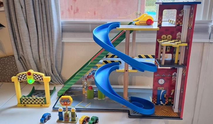 Kidkraft autogarage, Kinderen en Baby's, Speelgoed | Houten speelgoed, Gebruikt, Overige typen, Ophalen