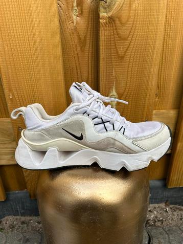 Witte Nike Sneakers - Maat 38 beschikbaar voor biedingen