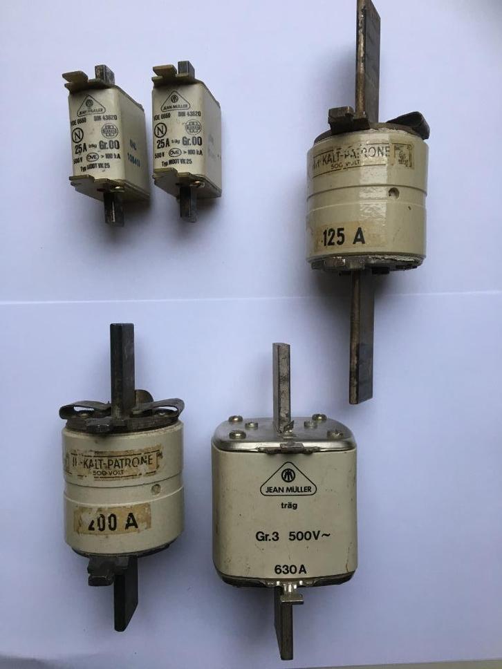 5 oude mespatronen (smeltpatronen) industrieel, Antiek en Kunst, Curiosa en Brocante, Ophalen of Verzenden
