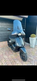 VESPA SPRINT FULL OPTION! Black on Black, Fietsen en Brommers, Scooters | Vespa, Benzine, Ophalen of Verzenden, Zo goed als nieuw