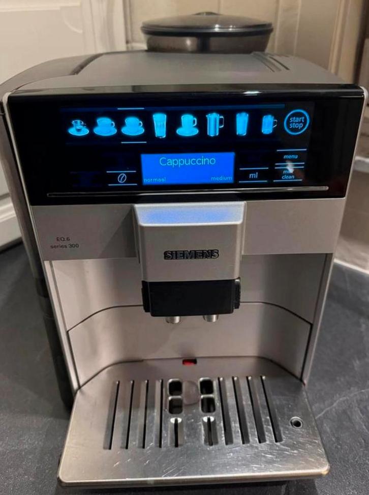 Siemens EQ6 series 300 koffiebonenmachine, Witgoed en Apparatuur, Koffiezetapparaten, Zo goed als nieuw, Koffiebonen, Koffiemachine