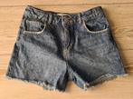 Korte spijkerbroek met glitter maat 152., Kinderen en Baby's, Kinderkleding | Maat 152, Ophalen of Verzenden, Zo goed als nieuw