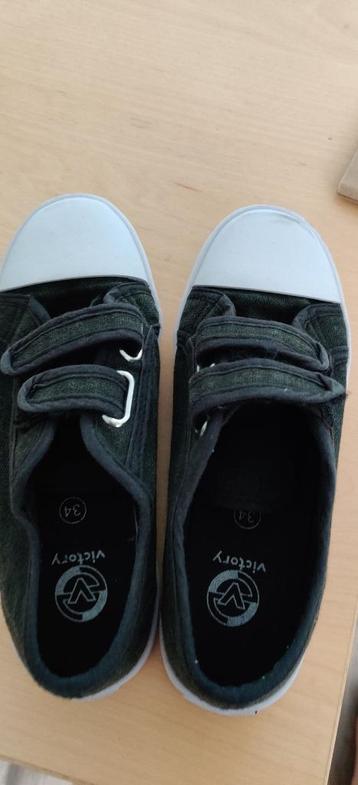 Gymschoenen, meisjes beschikbaar voor biedingen
