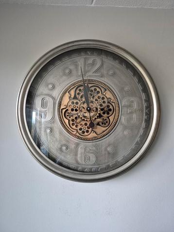 Industriële Wandklok - 70cm Doorsnede beschikbaar voor biedingen