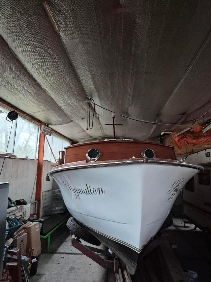 boot te koop met gratis stalling tot april, Watersport en Boten, Motorboten en Motorjachten, Nieuw, Staal, 6 tot 9 meter, Diesel