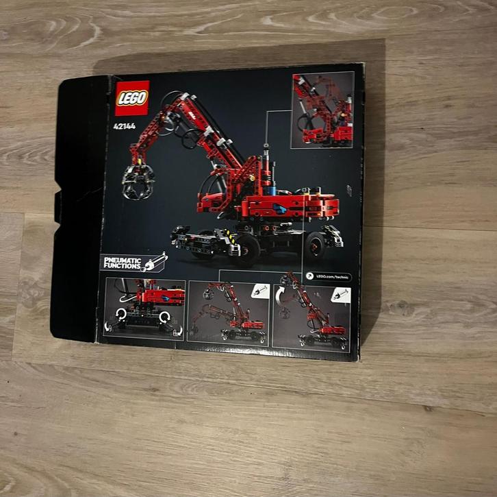Lego technic. 10+ art.42144. Nieuw gekocht., Kinderen en Baby's, Speelgoed | Duplo en Lego, Zo goed als nieuw, Ophalen of Verzenden