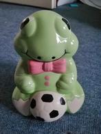 Kikker spaarpot met voetbal, Ophalen of Verzenden, Zo goed als nieuw, Steen, Aardewerk of Keramiek, Dier